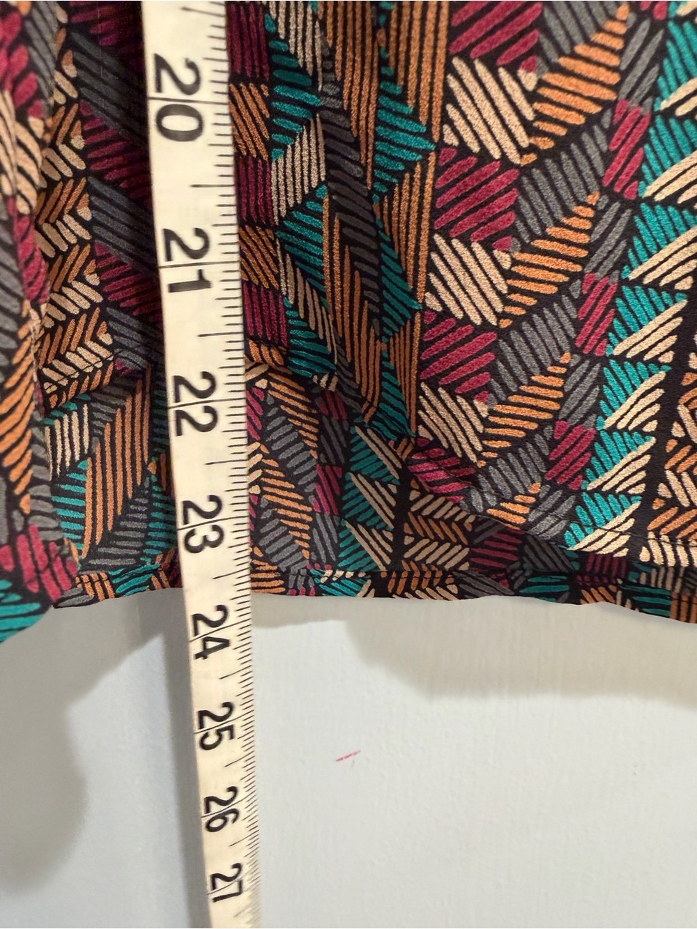 Vintage 80s Regina Porter Geometric Chevron Mock Neck Blouse Hidden Placket Sz 4 - Picture 15 of 16